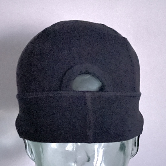 Lululemon Black Ponytail Running Toque / Beanie / Skull Cap - O/S - Picture 4 of 6